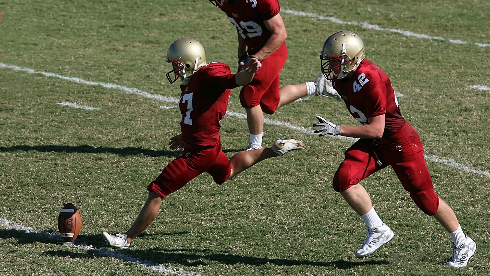热那亚前锋成功破门，帮助球队取得重要分，热那亚主场